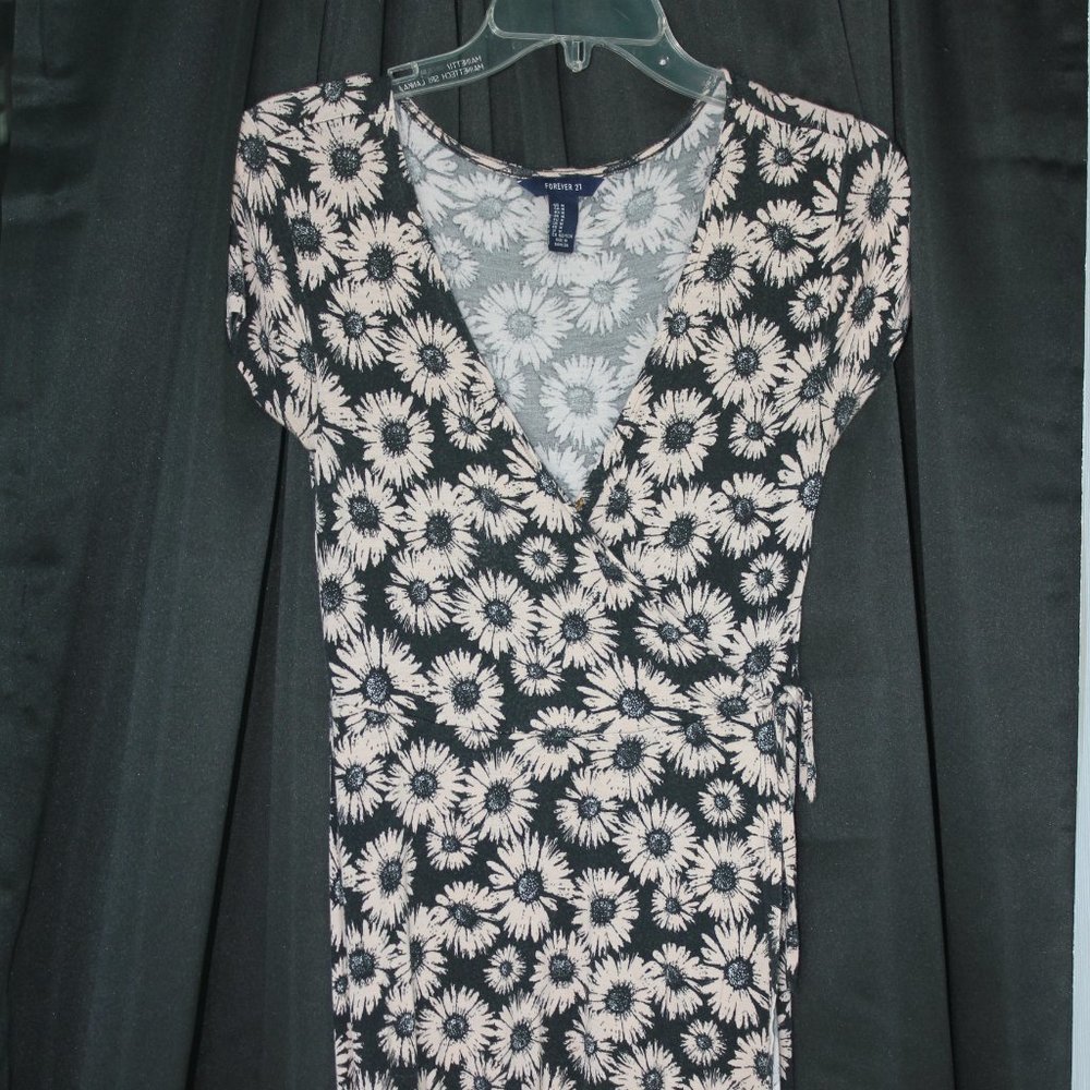 Forever 21 Daisy Dress Sz Med
